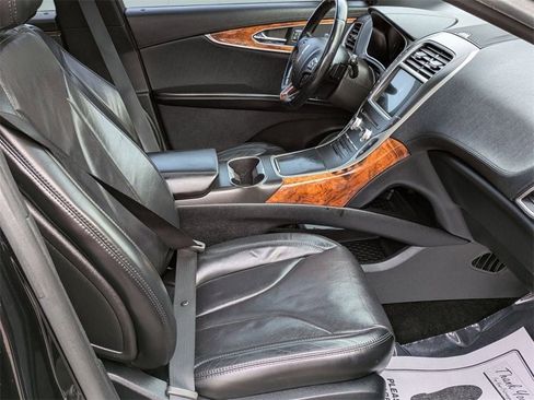 Used 2017 Lincoln MKX Reserve image 30