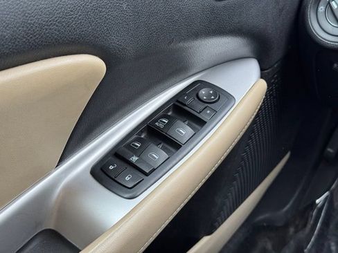 Used 2017 Dodge Journey SXT w/ Comfort/Convenience Group FWD image 29