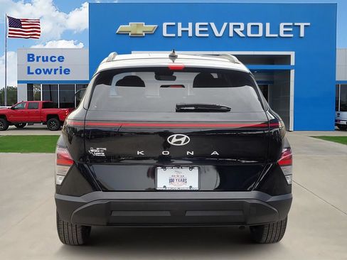 Used 2025 Hyundai Kona SEL FWD image 5