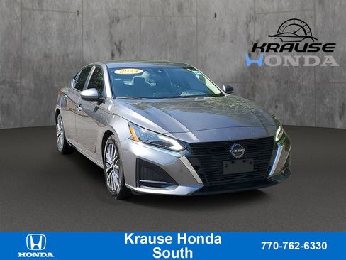 Used 2023 Nissan Altima 2.5 SV FWD image 1