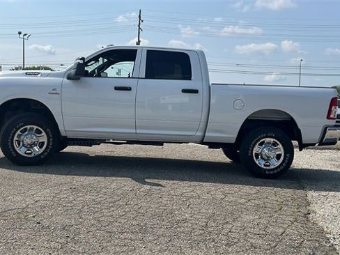 Used 2024 RAM 2500 Tradesman w/ Chrome Appearance Group image 6