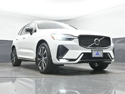 Used 2023 Volvo XC60 B5 Plus w/ Climate Package AWD/4WD image 11