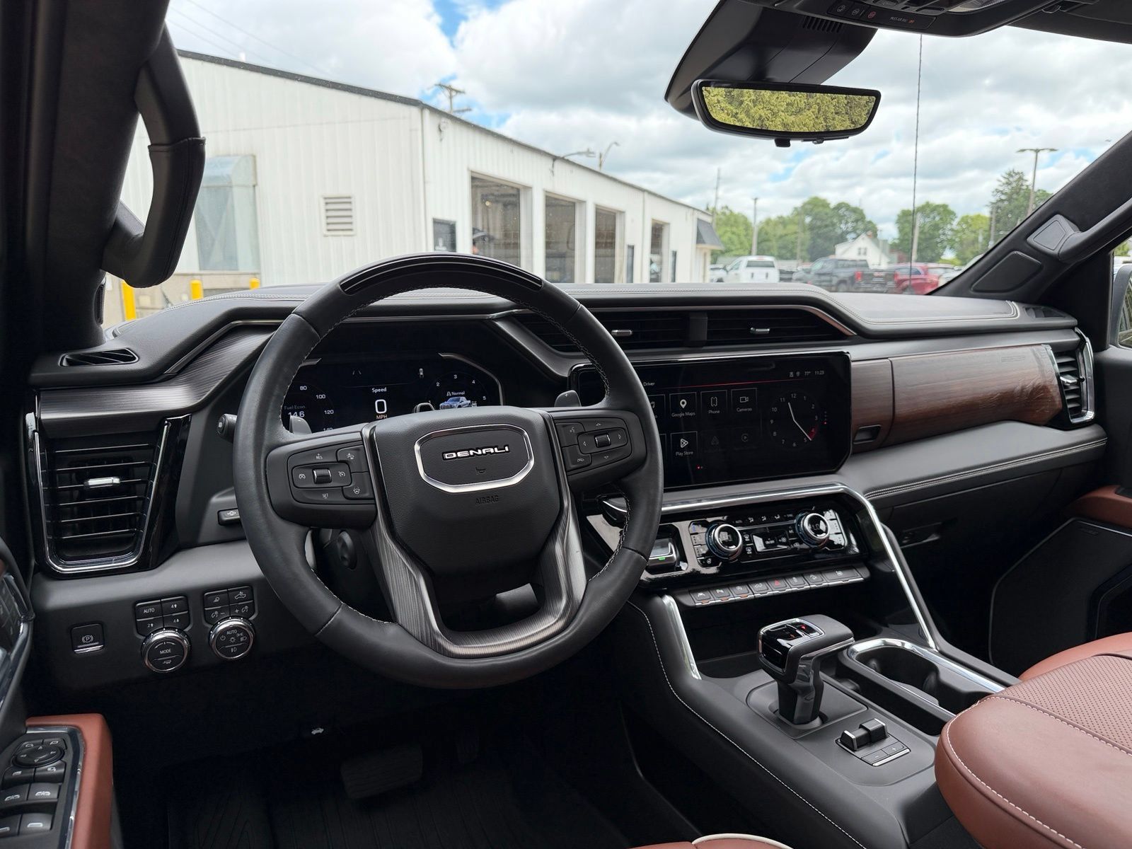 Used 2024 GMC Sierra 1500 Denali Ultimate AWD/4WD image 17