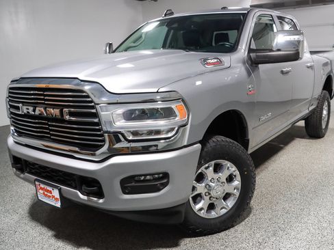 Used 2024 RAM 2500 Laramie w/ Safety Group AWD/4WD image 32