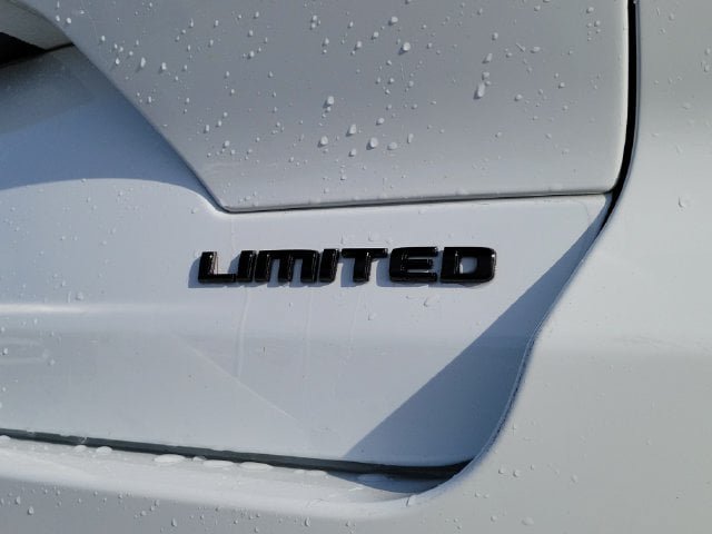 Certified 2025 Jeep Grand Cherokee Limited w/ Luxury Tech Group II RWD image 9