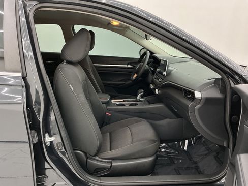 Used 2022 Nissan Altima 2.5 SV FWD image 15
