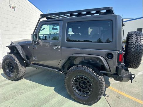 Used 2018 Jeep Wrangler Sport image 14