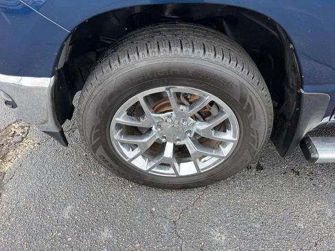 Used 2019 RAM 1500 Big Horn AWD/4WD image 12