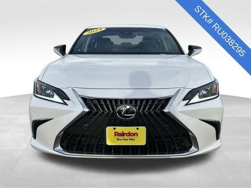 Used 2024 Lexus ES 300h w/ Premium Package image 2