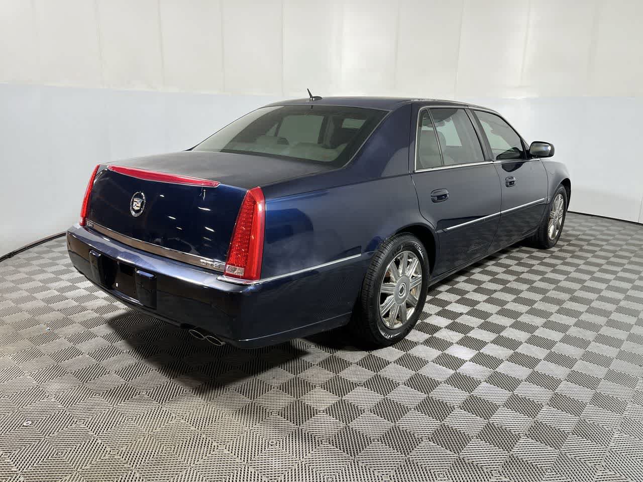 Used 2007 Cadillac DTS Luxury II FWD image 8