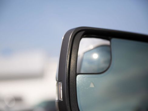Used 2023 RAM 1500 Laramie AWD/4WD image 12