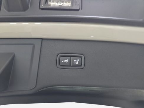 Used 2026 Porsche Cayenne AWD/4WD image 31