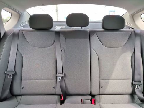 Used 2025 Kia K4 LXS image 25