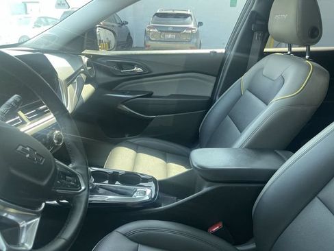Used 2025 Chevrolet Trax ACTIV w/ Sunroof Package FWD image 4