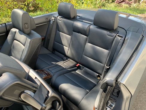 Used 2010 BMW 328i Convertible image 19