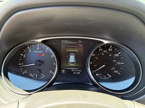 Used 2016 Nissan Rogue SV w/ SV Premium Package AWD/4WD image 15