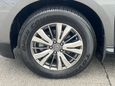Used 2019 Nissan Pathfinder SV AWD/4WD image 41