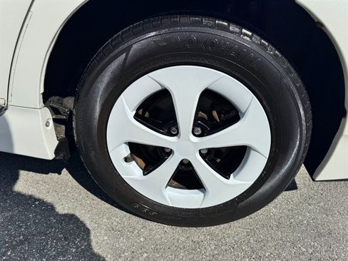 Used 2014 Toyota Prius Four image 10