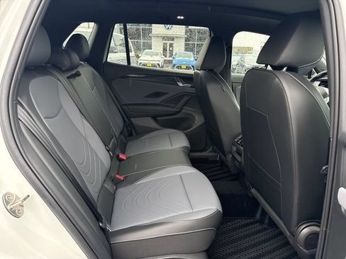 New 2026 Volkswagen Tiguan SE R-Line AWD/4WD image 11