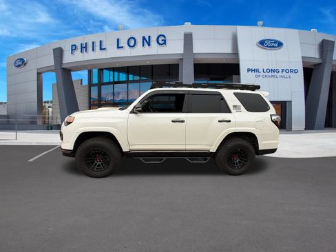 Used 2019 Toyota 4Runner Limited AWD/4WD image 2