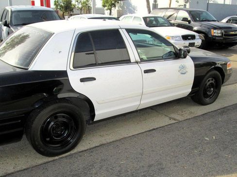 Used 2011 Ford Crown Victoria Police Interceptor w/ Trunk Pack image 3