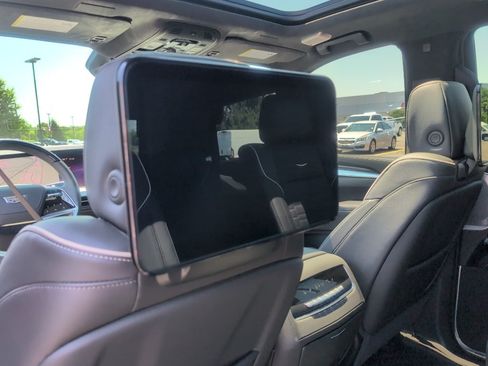 Used 2025 Cadillac Escalade Sport Platinum w/ LPO, ONYX Package AWD/4WD image 25