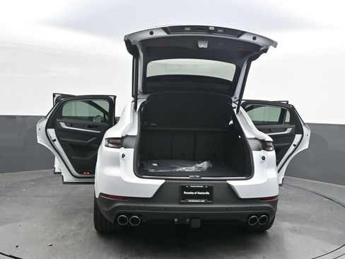 New 2026 Porsche Cayenne Coupe image 39