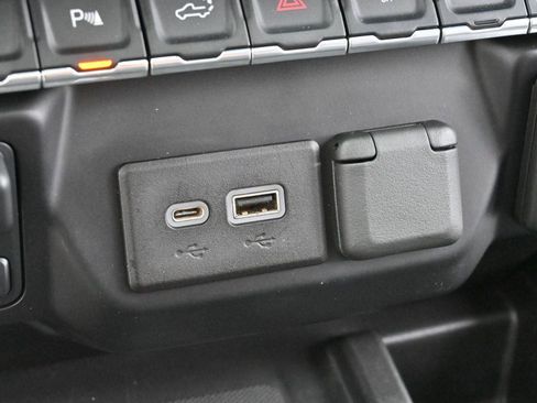 Used 2021 Chevrolet Silverado 2500 High Country w/ Technology Package image 26