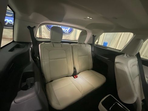 Used 2026 Lincoln Aviator Reserve w/ Illumination Package RWD image 17