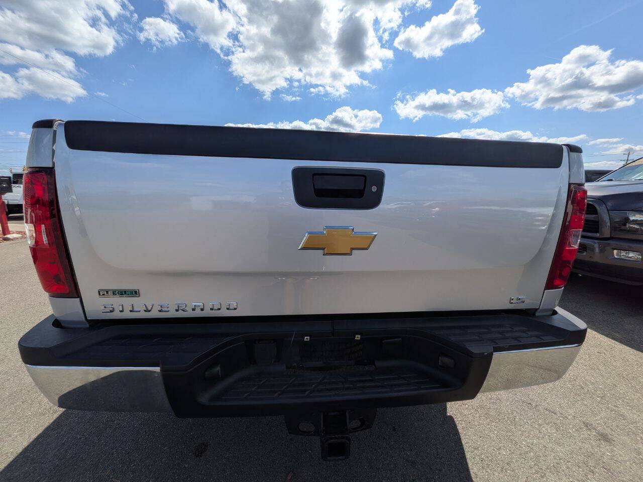 Used 2012 Chevrolet Silverado 2500 W/T w/ Snow Plow Prep Package AWD/4WD image 4