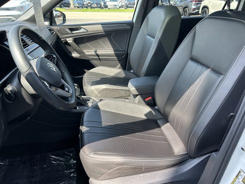 Certified 2024 Volkswagen Tiguan SE R-Line image 24