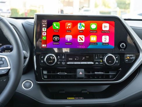 New 2026 Toyota Highlander Platinum image 10