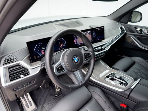 Used 2024 BMW X5 sDrive40i w/ M Sport Package RWD image 4