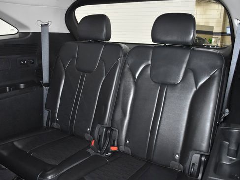 Used 2024 Kia Sorento S image 31