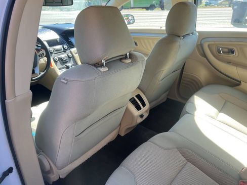 Used 2017 Ford Taurus SEL image 14