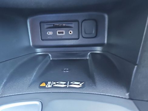 Used 2020 Chevrolet Equinox Premier FWD image 16