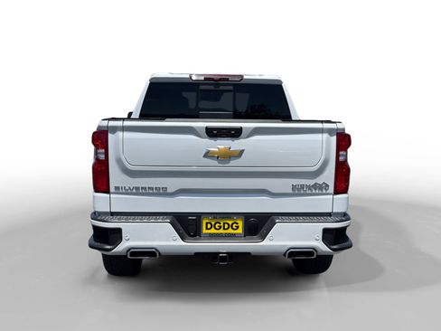 Used 2025 Chevrolet Silverado 1500 High Country AWD/4WD image 4