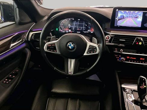 Used 2021 BMW 530i w/ M Sport Package RWD image 5