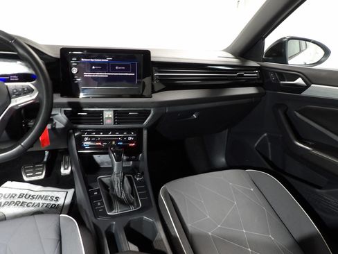 Used 2025 Volkswagen Jetta Sport FWD image 13
