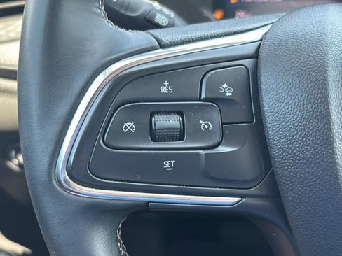 Used 2025 Buick Encore GX Preferred AWD/4WD image 18