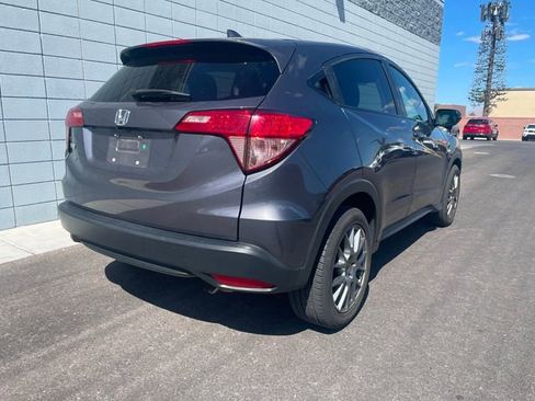 Used 2018 Honda HR-V EX image 3