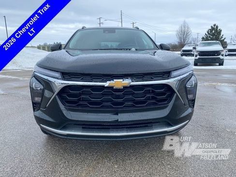 New 2026 Chevrolet Trax LT w/ Sunroof Package image 8