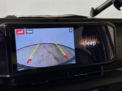 Used 2024 Jeep Wrangler High Altitude AWD/4WD image 18