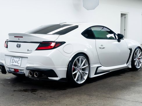 Used 2025 Toyota GR86 Premium image 6