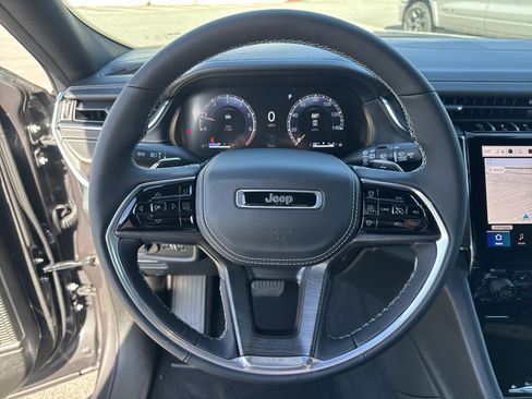New 2025 Jeep Grand Cherokee L Overland w/ Luxury Tech Group IV AWD/4WD image 30