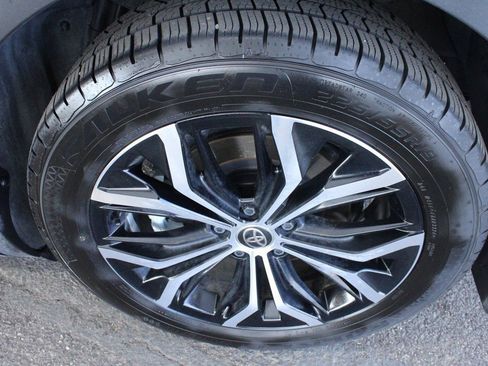 Used 2023 Toyota Crown Limited image 62