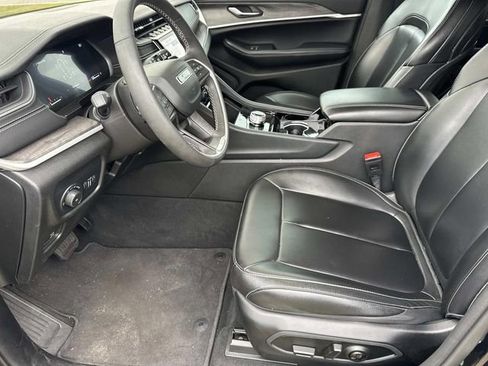 Used 2023 Jeep Grand Cherokee L Limited image 17