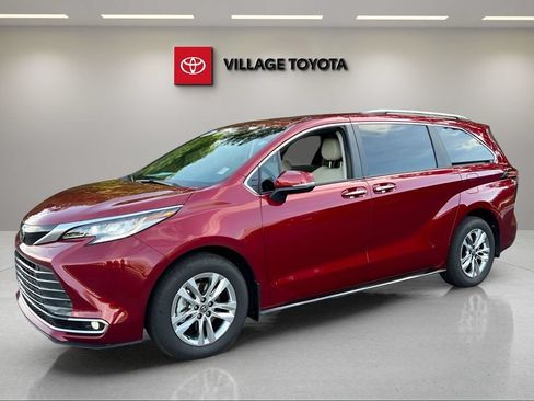 Certified 2026 Toyota Sienna Limited FWD image 1