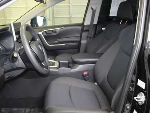 Used 2025 Toyota RAV4 LE AWD/4WD image 10