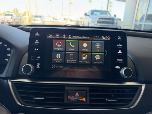 Used 2018 Honda Accord Touring image 12